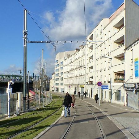 8 Rue Brise Echalas Сен-Дені Екстер'єр фото
